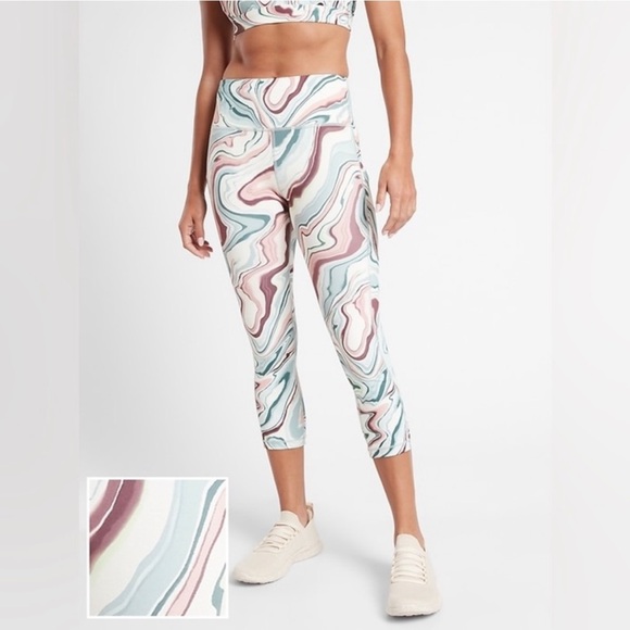 Athleta Ultimate Stash Pocket Printed Capri - Picture 1 of 11